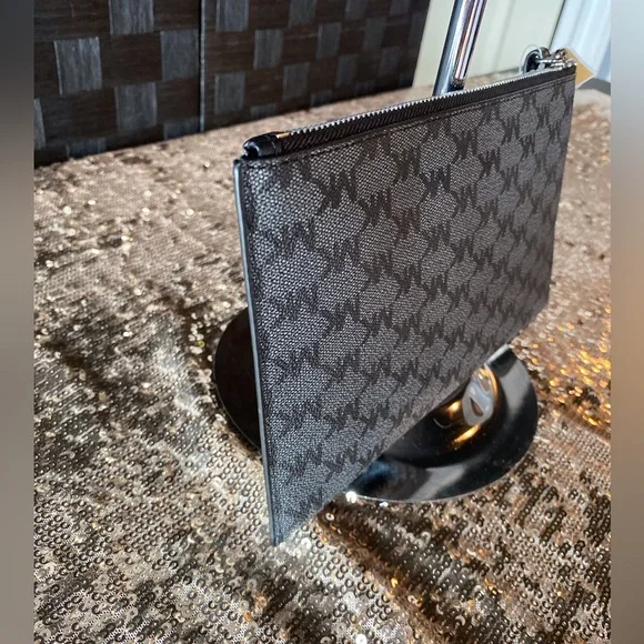 MICHAEL KORS Jet Set Item Black Gray Logo Print Zip Clutch Wristlet - Picture 4 of 7